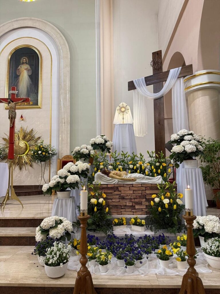 Grób Pański w Ostródzie - odwiedzamy 8 ołtarzy wystawienia 22 Parafia Sw. Hiacynty I Franciszka