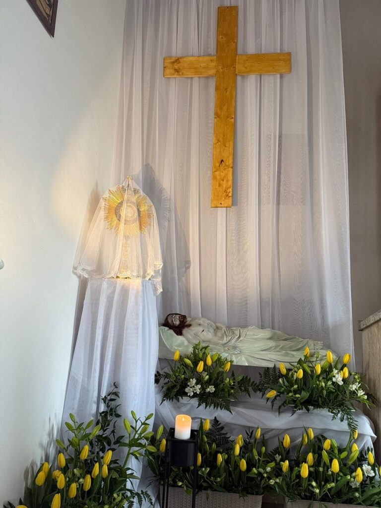 Grób Pański w Ostródzie - odwiedzamy 8 ołtarzy wystawienia 16 Prafia Sw. Marcina Z Tours