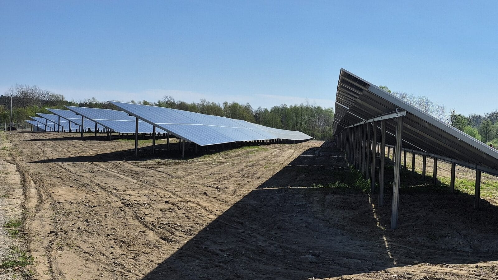 Miejska farma fotowoltaiczna o mocy 1 MW gotowa. Są problemy ze sprzedażą prądu 1 Miejska Farma Fotowoltaiczna Już Gotowa. Pojawiły Się Jednak Problemy Z Odbiorem Produkowanej Energii Elektrycznej.