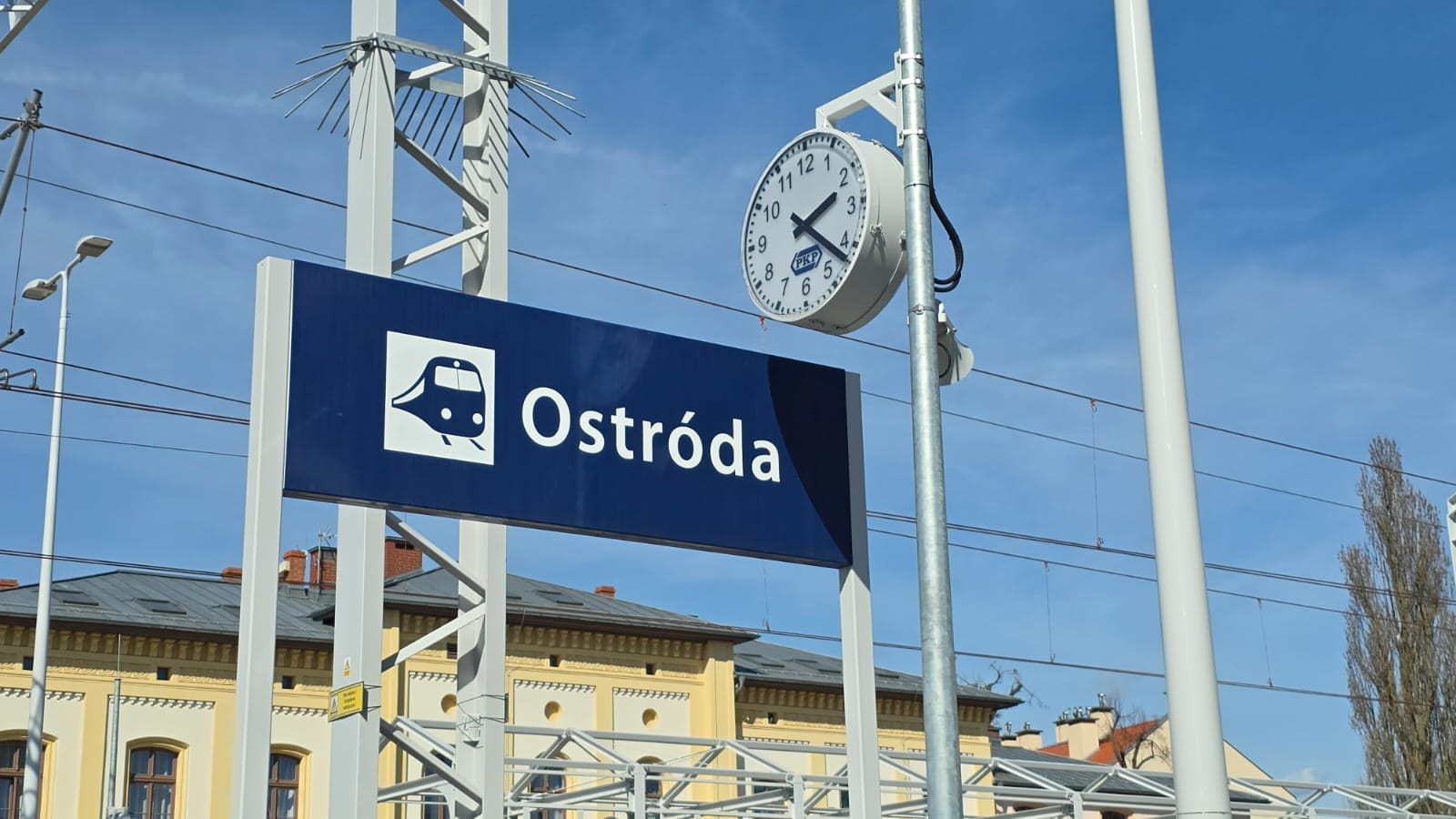OSTRÓDA: Kolejowa rewolucja! Budki dróżników zamknięte. Działa już nowa nastawnia 1 Czolo Zmiany Na Kolei