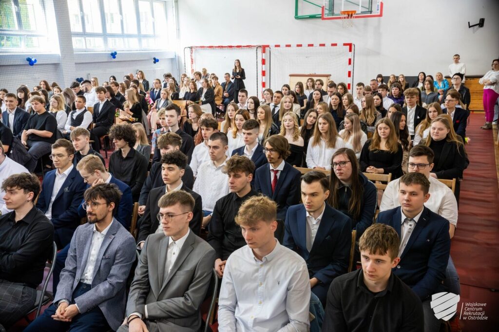 Żegnaj Szkoło! 601 Absolwentów Opuściło Mury Szkół W Powiecie Ostródzkim [Zdjęcia I Wideo]