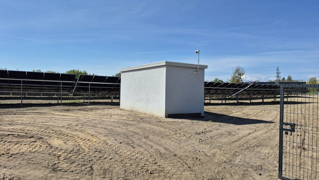 Miejska farma fotowoltaiczna o mocy 1 MW gotowa. Są problemy ze sprzedażą prądu 19 Farma Fv Empec 1