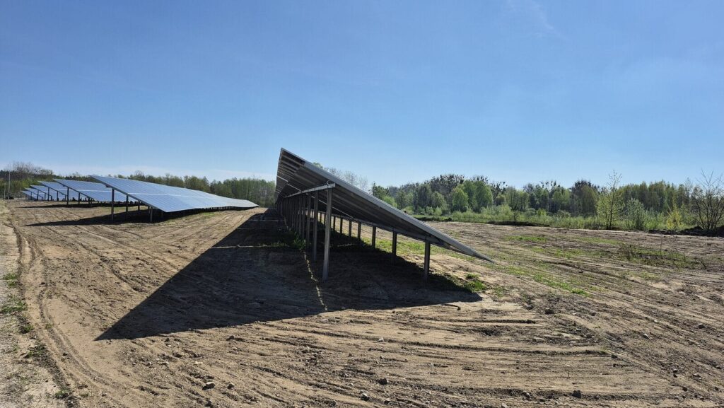 Miejska farma fotowoltaiczna o mocy 1 MW gotowa. Są problemy ze sprzedażą prądu 16 Farma Fv Empec 2