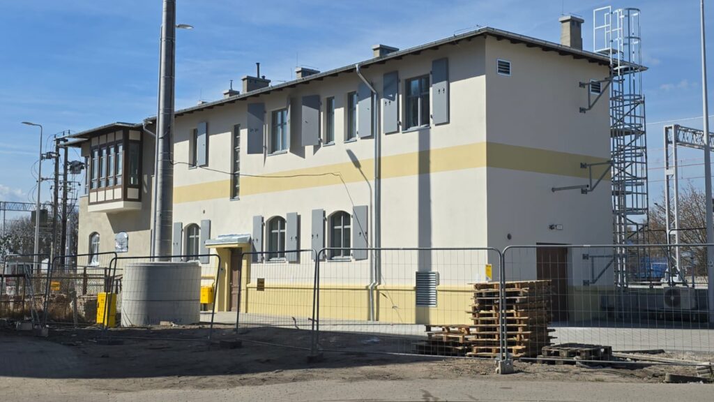 OSTRÓDA: Kolejowa rewolucja! Budki dróżników zamknięte. Działa już nowa nastawnia 15 Nowa Nastawnia
