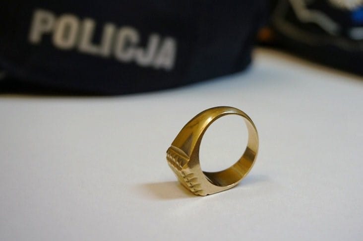 Ostróda: Straciła 50 tysięcy złotych. Nie wszystko złoto, co się świeci 1 Straciła 50 Tysięcy Złotych
