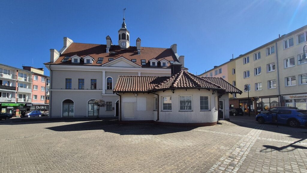 Grzybek na placu 1000-lecia do wyburzenia? Jest oferta kupna! 26 plac 1000lecia czolo
