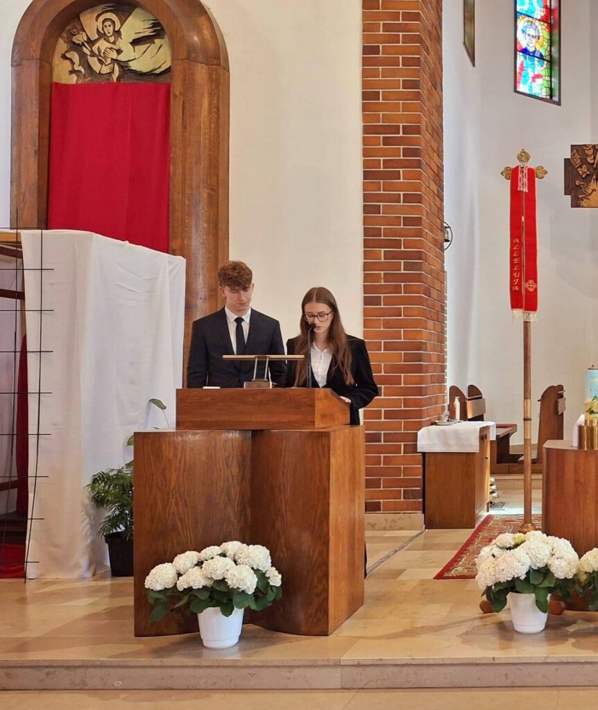 Żegnaj Szkoło! 601 Absolwentów Opuściło Mury Szkół W Powiecie Ostródzkim