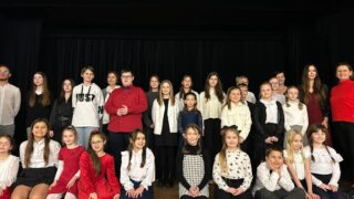 Społeczna Szkoła Muzyczna w Ostródzie kończy 30 lat działalności. Uczniowie zapraszają na koncert.