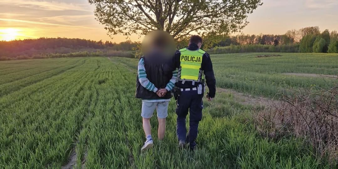 Pościg w gminie Ostróda! Policjanci gonili uciekiniera na piechotę. 1 Pościg W Gminie Ostróda. Policjanci Musieli Gonić Kierowce Na Piechotę.