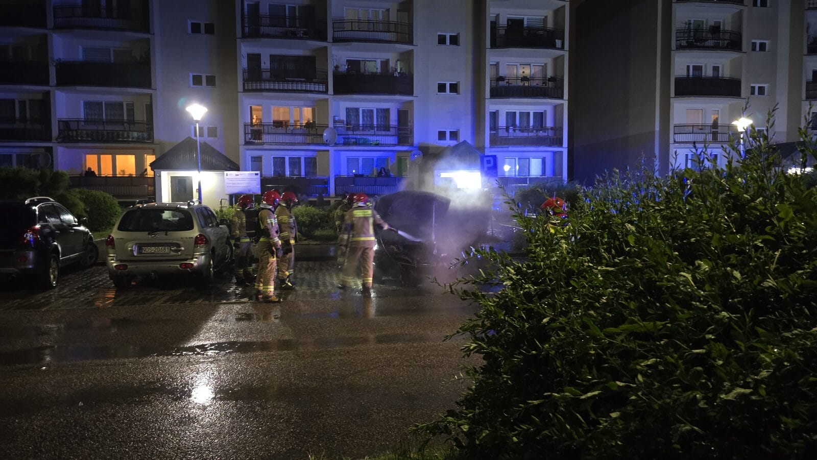 Ostróda: Kolejny pożar auta! Tym razem paliło się BMW na Stępowskiego 1 20250516 225930