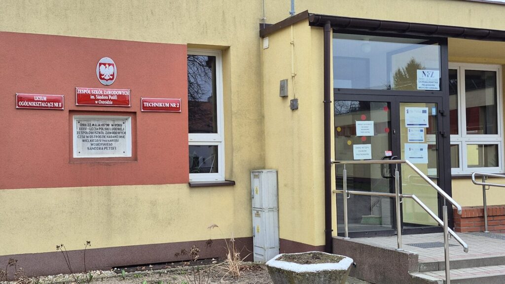 Powiat ostródzki: Wyszkolimy pilotów i żołnierzy. Szkoły ruszyły z rekrutacją! 15 Ekonomik Czolo