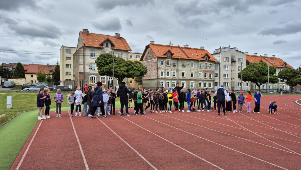 35. Ostródzkie biegi uliczne - Czwórka wygrywa rywalizację szkół 21 Biegi Uliczne25 19
