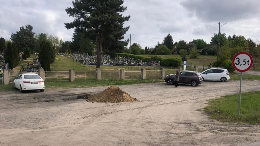 Ostróda: Cmentarz przy Spokojnej będzie większy! Trwa sprawdzanie gruntu 14 Cmentarz Przy Ulicy Spokojnej W Ostródzie Będzie Większy.