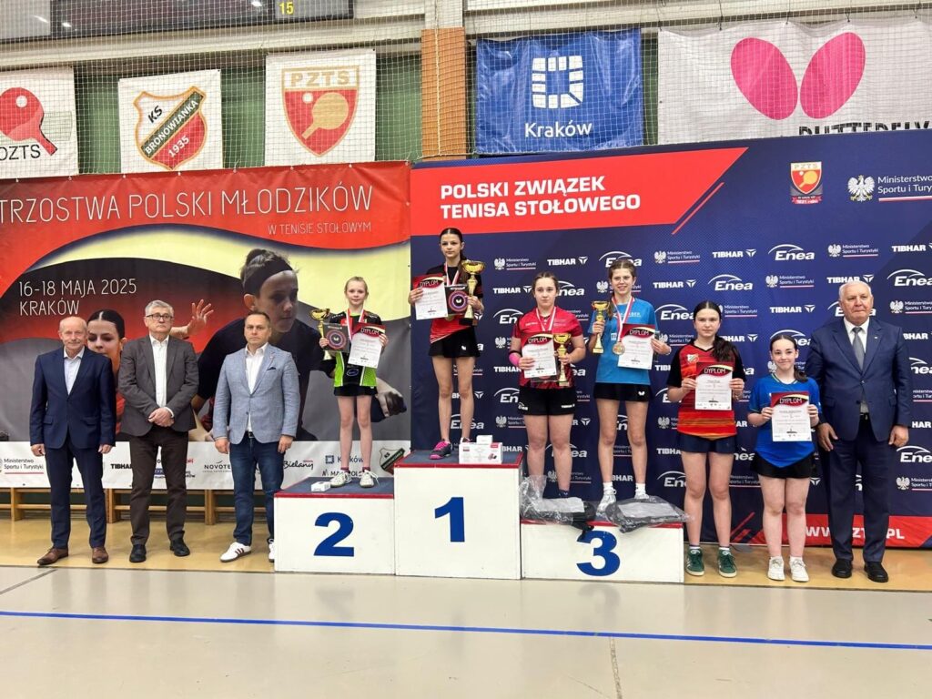 🏓 Julia Szarmach Wicemistrzynią Polski Młodziczek! Sukces młodej zawodniczki Energii Morliny Ostróda 15 Julia Szarmach Wicemistrzynią Polski Młodziczek