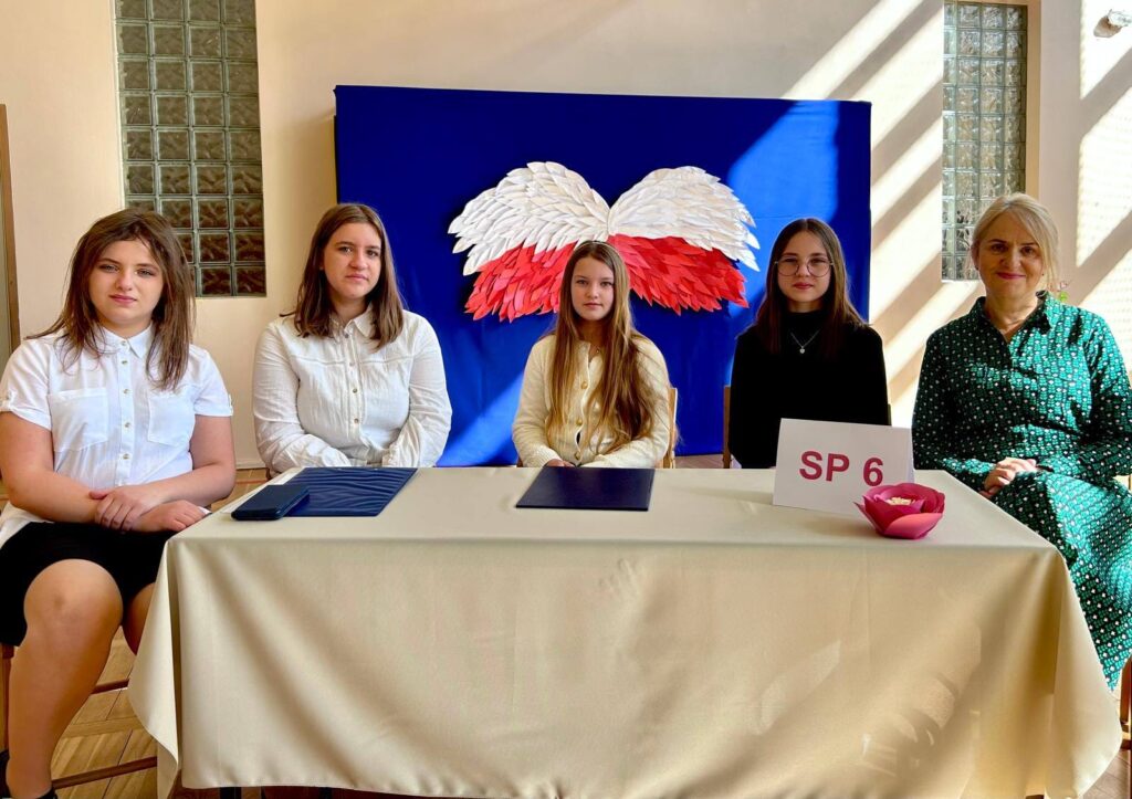 Miejski Konkurs Piosenki Patriotycznej. Kornelówka gościła muzyczne talenty 22 Konkurs Piesni Patriotycznej 1