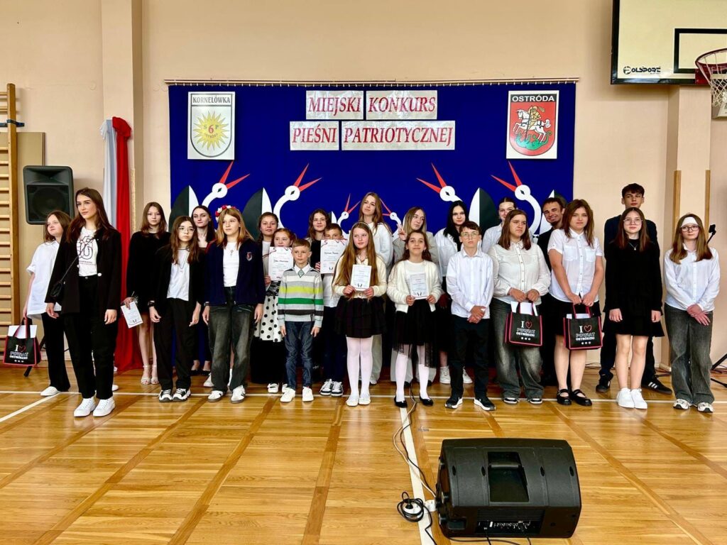 Miejski Konkurs Piosenki Patriotycznej. Kornelówka gościła muzyczne talenty 39 Konkurs Piesni Patriotycznej 17