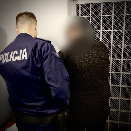 Gmina Morąg: Zamiast Wawelu zobaczył policyjną celę. Pijany kierowca autobusu zatrzymany! 15 Pijany Kierowca Autobusu Został Osadzony W Policyjnym Areszcie.