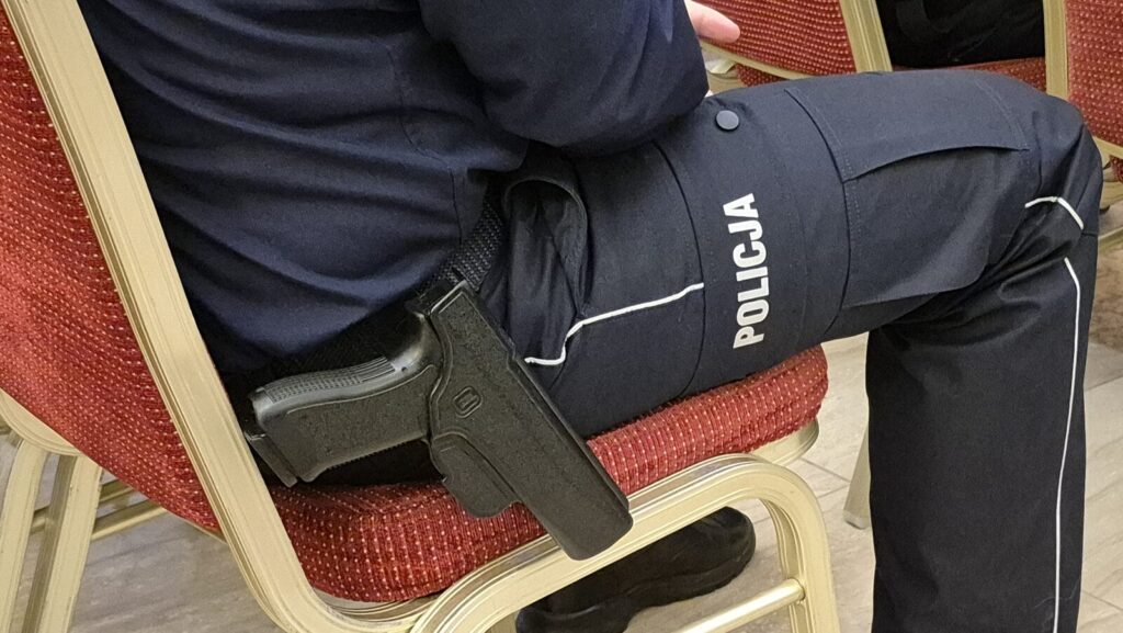 Ostróda: Kilka godzin na wolności i znów do celi. W tle znęcanie się nad partnerką 25 Ostróda: policja pokazuje, że sądowe zakazy zbliżania się do najbliższych są egzekowane.