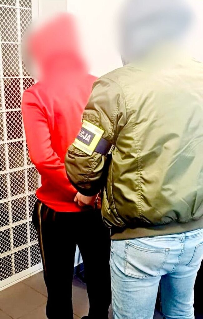 Rozbójnicy z Miłakowa w rękach policjantów! Zabrali ofierze telefon wart ponad 7 tysięcy złotych 14 Rozbójnicy Z Miłakowa.