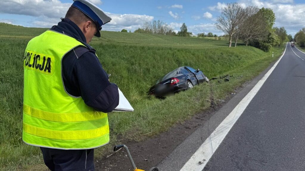 Wypadek na DK16. Wyjazd z Ostródy w kierunku Olsztyna 26 wypadek na dk16