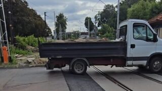 Przejazdy kolejowe w Ostródzie to po modernizacji ZMORA kierowców!