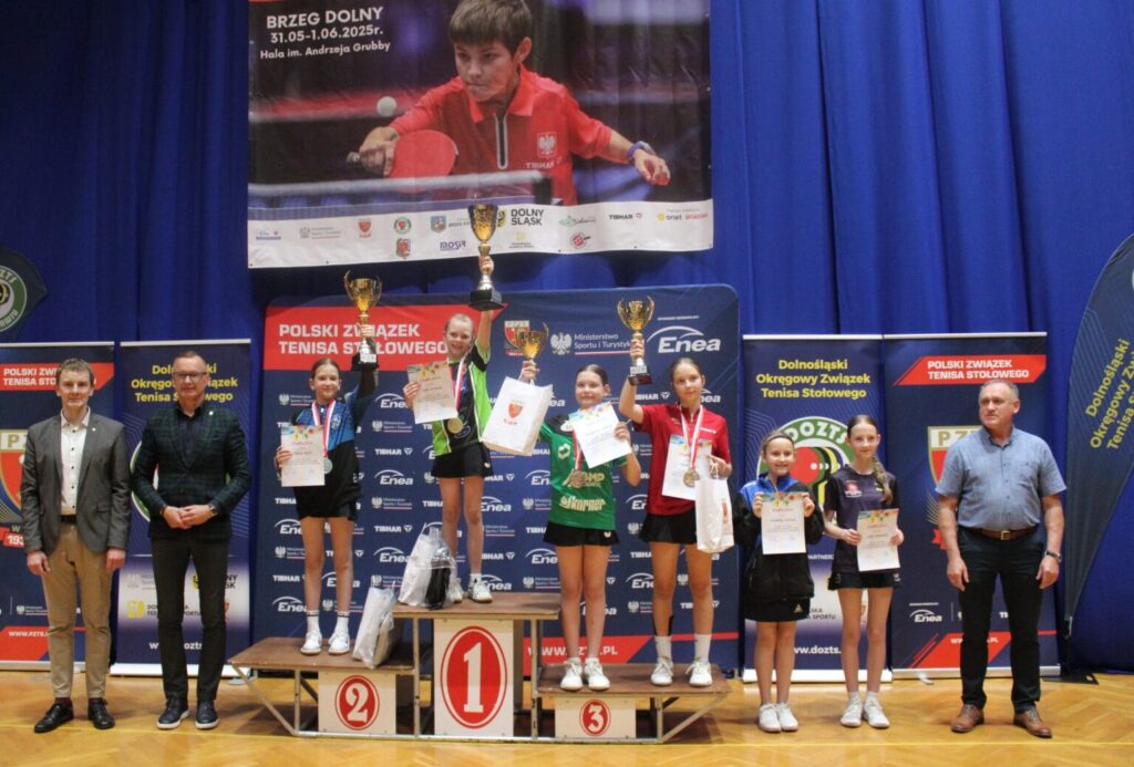 Ostródzka niedziela w tenisie stołowym. Kolejne medale Mistrzostw Polski dla naszych! 16 Ostródzka Niedziela W Sporcie. Julia Szarmach Została Mistrzynią Polski Żaczek W Tenisie Stołowym