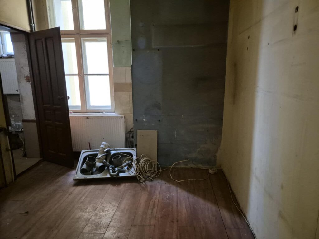 Mieszkanie Komunalne Przed Remontem 3