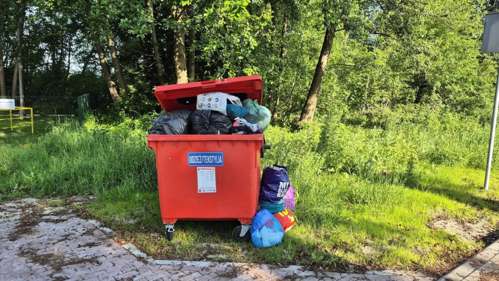 Śmieciowa Nowość W Ostródzie - Zeskanuj Kod A Przyjedzie Śmieciarka!