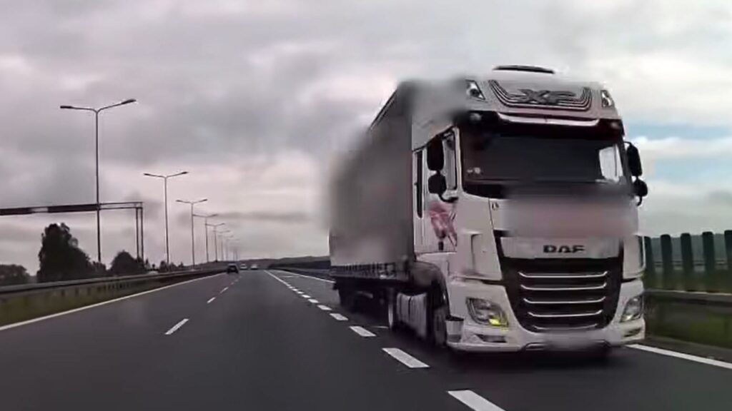 TIR jechał pod prąd ekspresową 7! Zobacz nagranie 25 TIR jechał pod prąd ekspresową 7!
