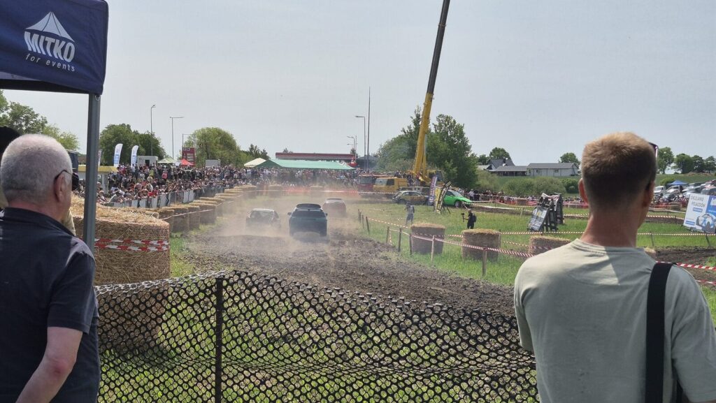 Wrak Race 11