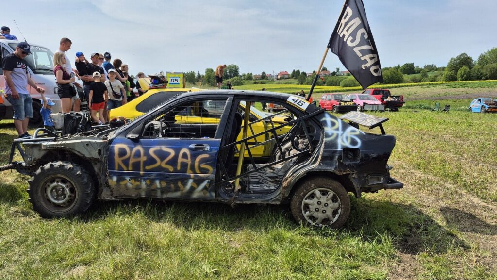 Wrak Race 30