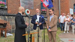 500 lat Reformacji w Ostródzie: nazwanie Ronda Reformacji i odsłonięcie pamiątkowej tablicy 46 500 Lat Reformacji Ostroda Rondo Tablica Gizewiusz 41