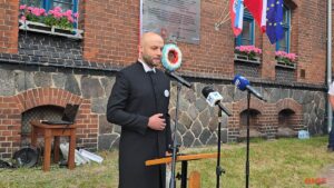 500 lat Reformacji w Ostródzie: nazwanie Ronda Reformacji i odsłonięcie pamiątkowej tablicy 26 500 Lat Reformacji Ostroda Rondo Tablica Gizewiusz 42