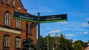 500 lat Reformacji w Ostródzie: nazwanie Ronda Reformacji i odsłonięcie pamiątkowej tablicy 34 500 Lat Reformacji Ostroda Rondo Tablica Gizewiusz 82 1
