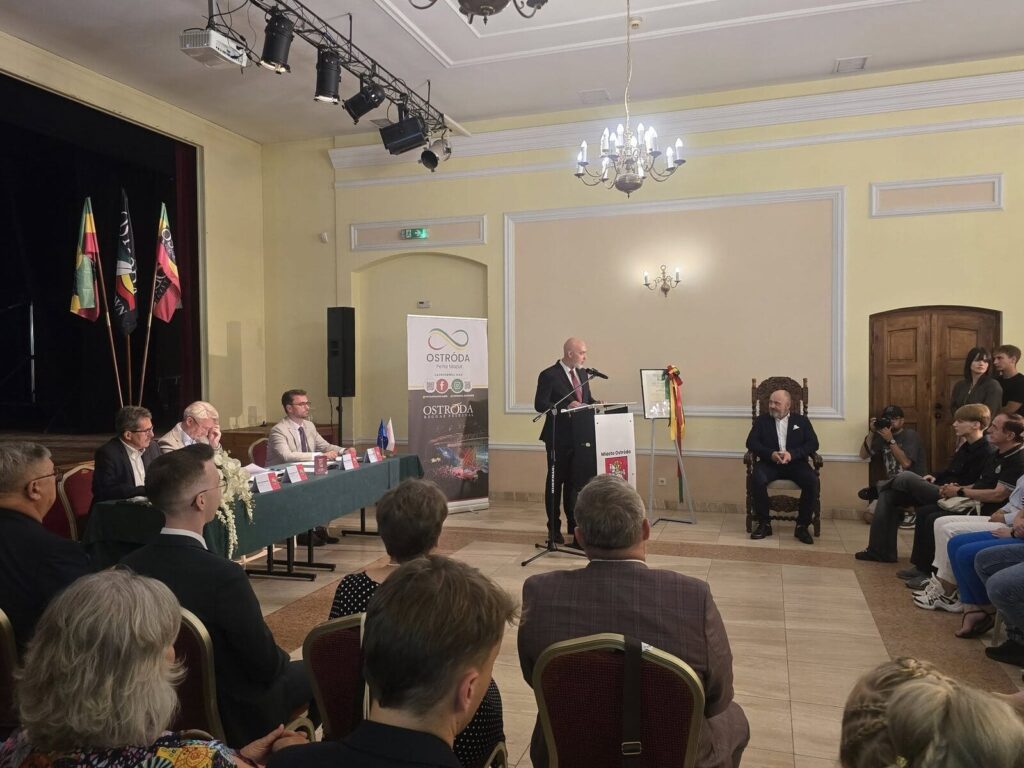 Piotr Kolaj honorowym obywatelem Ostródy. Reggae Town dziękuje swojemu twórcy 19 Piotr Kolaj Honorowym Obywatelem Ostródy
