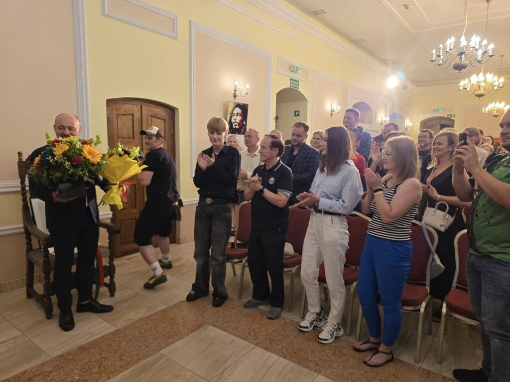 Piotr Kolaj honorowym obywatelem Ostródy. Reggae Town dziękuje swojemu twórcy 13 Piotr Kolaj Honorowym Obywatelem Ostródy