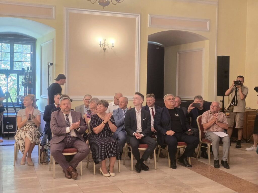 Piotr Kolaj honorowym obywatelem Ostródy. Reggae Town dziękuje swojemu twórcy 5 Piotr Kolaj - Rada Miasta Ostróda