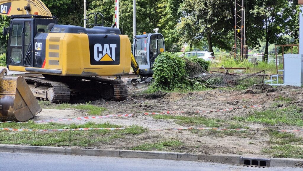 Budki Dróżnicze W Ostródzie Wyburzone. To Efekt Modernizacji Stacji Kolejowej.