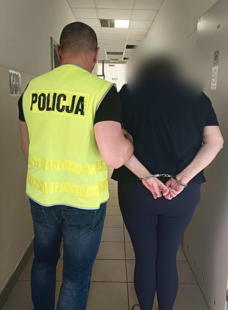 Okradała Drogerie W Ostródzie