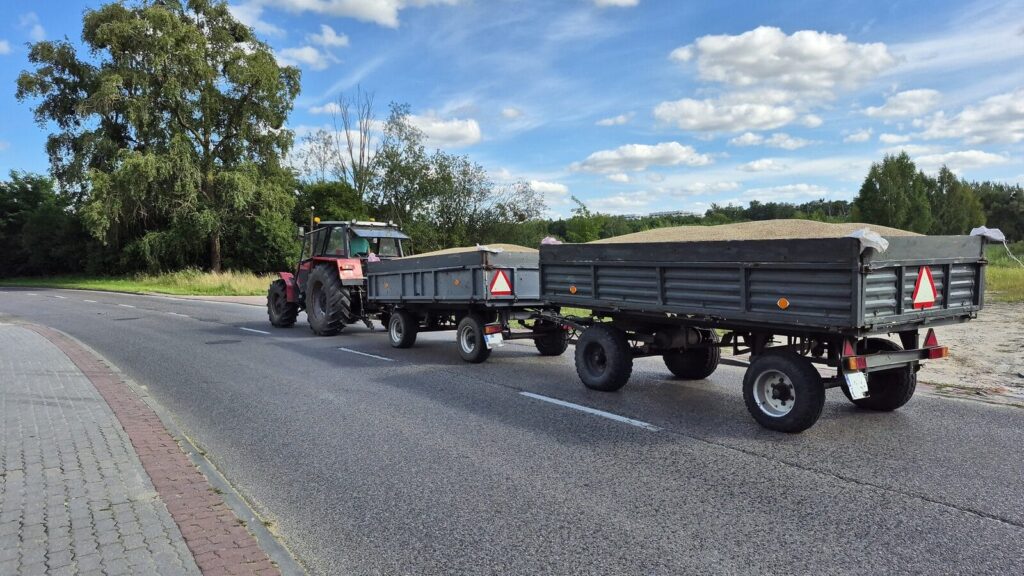 Trzeźwe żniwa w powiecie ostródzkim. Jeden traktorzysta wpadł po kieliszku 2 Trzeźwe Żniwa W Powiecie Ostródzkim To Gwarancja Bezpieczeństwa Na Drogach, Niestety! Wczoraj (11.08) Drogówka Zatrzymała Traktorzystę, Który Wydmuchał Promile.