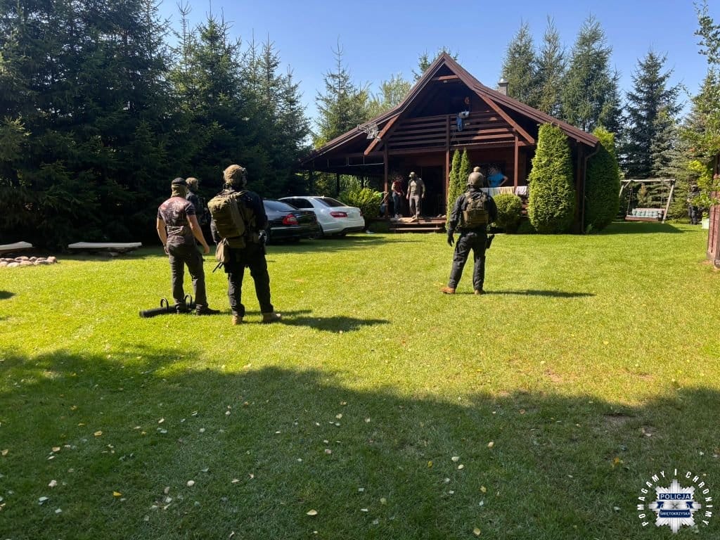 Łowcy cieni w akcji na terenie powiatu ostródzkiego. Zatrzymali przestępcę na wakacjach! 3 Łowcy Cieni Na Akcji W Powiecie Ostródzkim