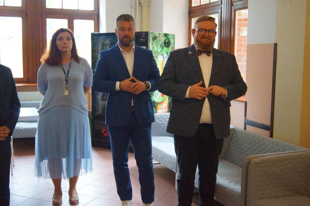 Nowoczesny gabinet stomatologiczny w LO nr I w Ostródzie – efekt współpracy samorządu i partnera prywatnego 9 Otwarcie Gabinet Stomatologiczny Bazyniak 7