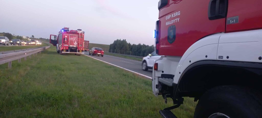 Strażak z Niemiec gasił pożar na ekspresowej siódemce. Dokończyli ochotnicy z Małdyt. 3 Strażak Z Niemiec Gasił Pożar Na Ekspresowej Siódemce W Powiecie Ostródzkim