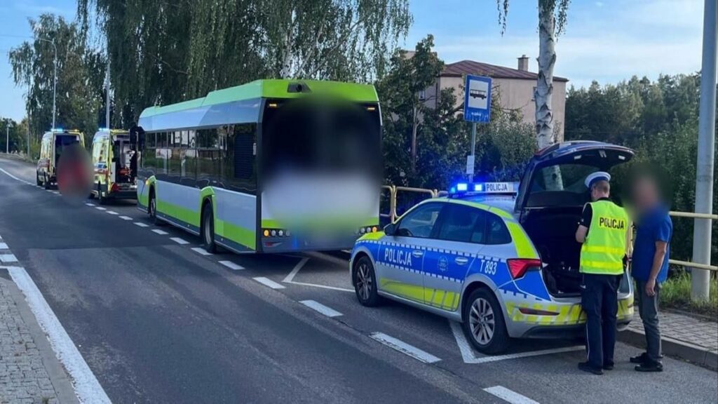 Wracamy do wypadku z udziałem miejskiego autobusu w Ostródzie. Złamana ręka, potłuczenia i dyskusja! 2 Wracamy Do Wypadku Z Udziałem Miejskiego Autobusu W Ostródzie