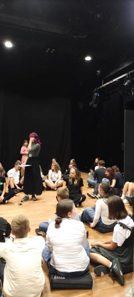 Uczniowie Bażyniaka Zagrali Na Deskach Teatru Imienia Stefana Jaracza W Olsztynie 
