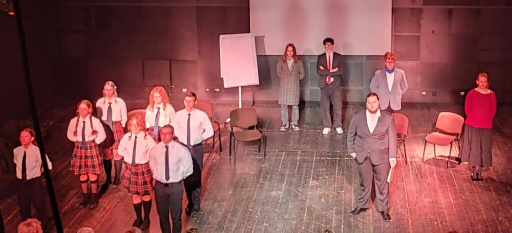 Uczniowie Bażyniaka Zagrali Na Deskach Teatru Imienia Stefana Jaracza W Olsztynie 