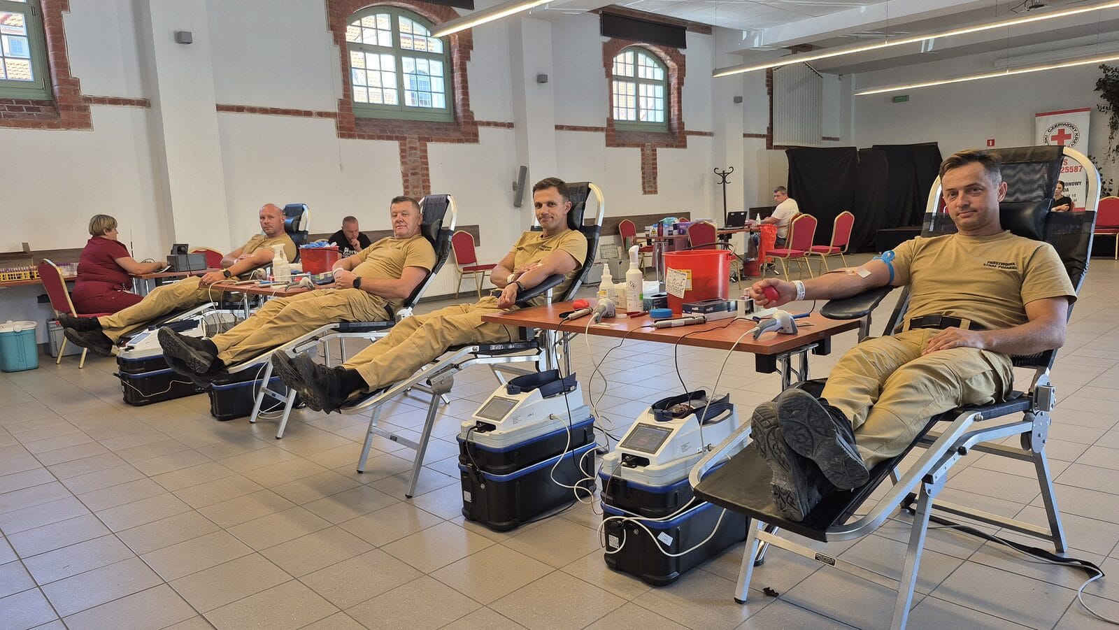Strażacy ratowali kolegę oddając krew. Podsumowanie wrześniowej akcji PCK 1 Strażacy Ratowali Kolegę Oddając Krew. Podsumowanie Wrześniowej Akcji Pck