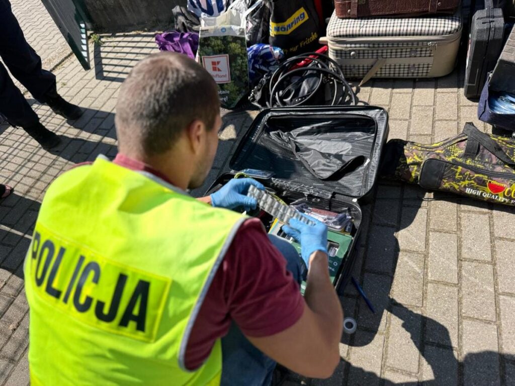 Ostróda: Złodziej złapany - fanty do odbioru. Policja prosi o pomoc 5 Złodziej Złapany - Fanty Do Odbioru. Policja Prosi Pomoc