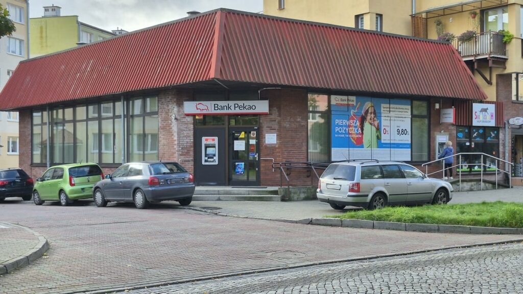 OSTRÓDA: Kolejny bank zmieni adres. Nieruchomość na sprzedaż w dobrej lokalizacji 2 Kolejny Bank Zmieni Adres. Nieruchomość Na Sprzedaż W Dobrej Lokalizacji