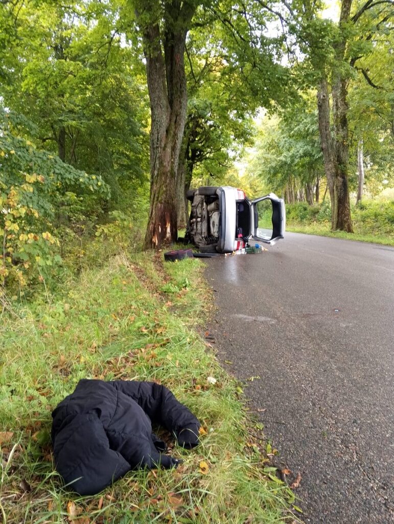 Wypadek na drodze wojewódzkiej 527 w gminie Morąg 5 Wypadek Na Drodze Wojewódzkiej 527 W Gminie Morąg/ Autor: Asp. Wiktor Marchlewicz